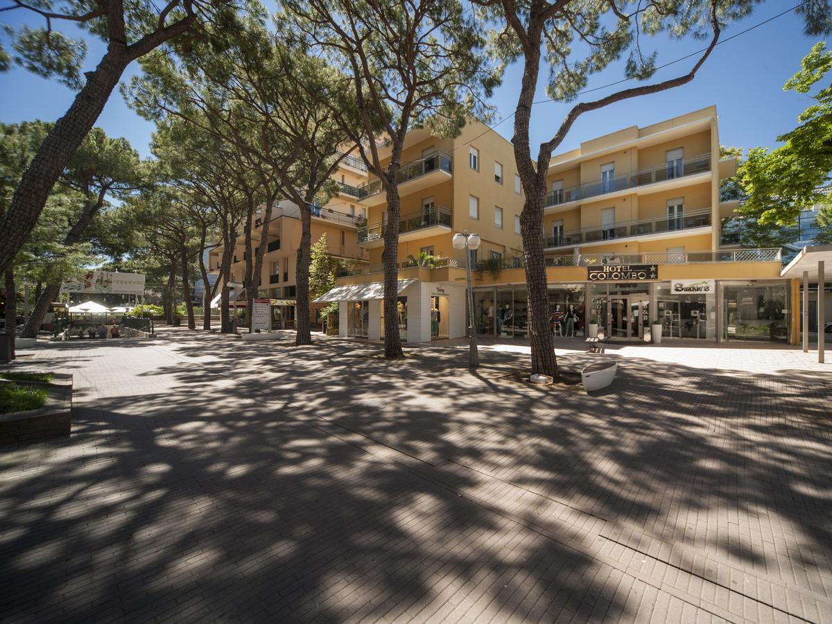 Hotel Colombo Riccione Exterior foto